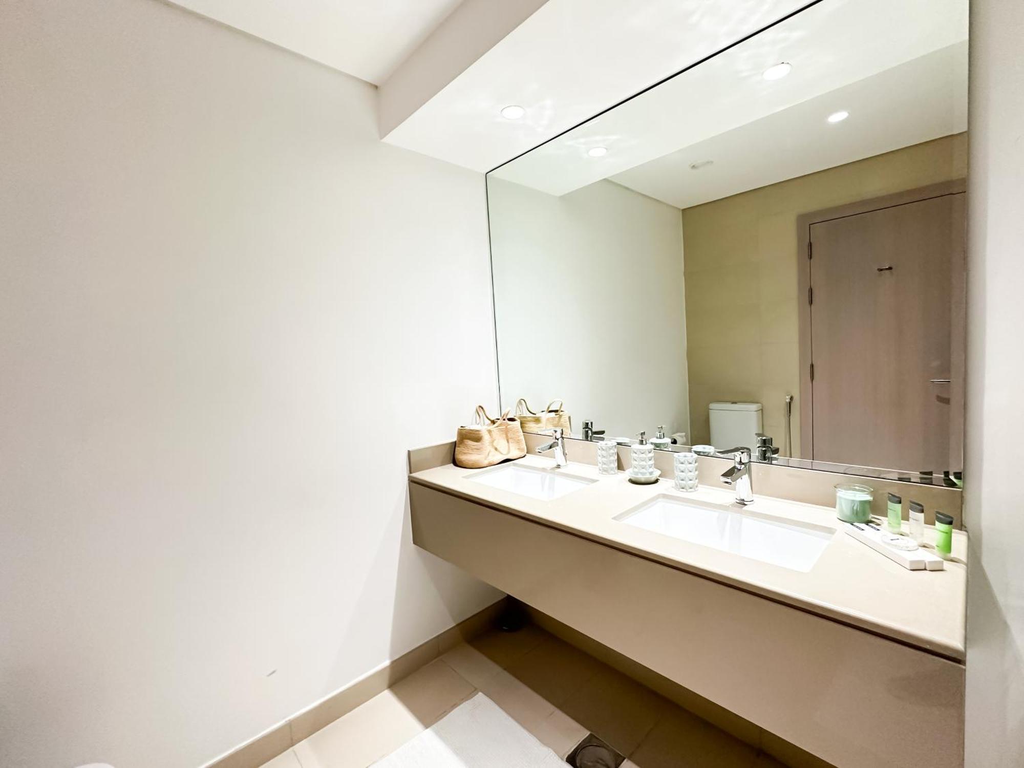 3br Modern Getaway In Yas Island With Gym&pool 609we Abou Dabi