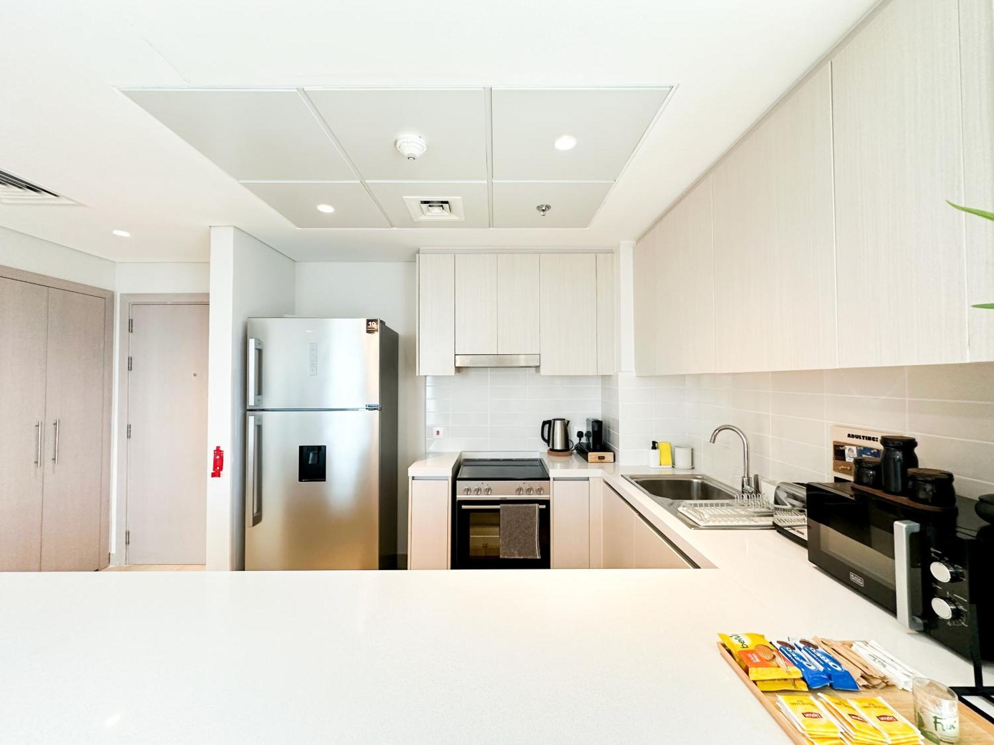 3br Modern Getaway In Yas Island With Gym&pool 609we Abou Dabi