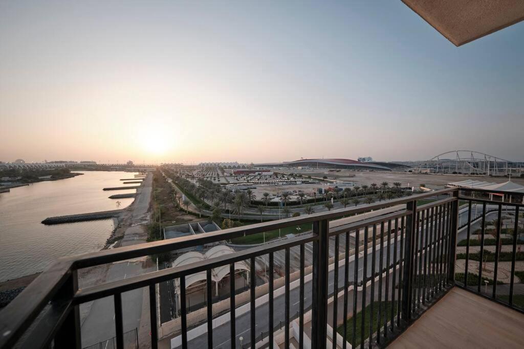 3br Modern Getaway In Yas Island With Gym&pool 609we